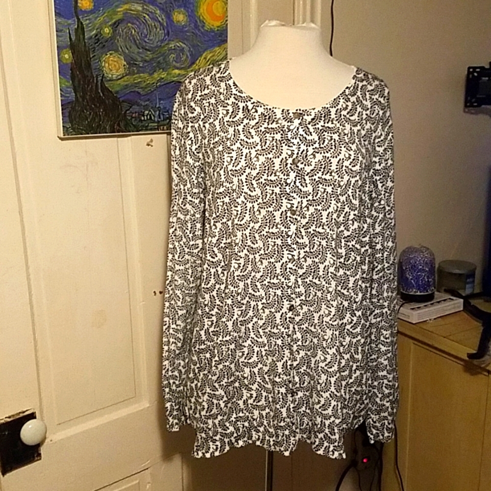 BASIC EDITIONS 2X Black Fern Like Pattern & White, Sweater & Jacket